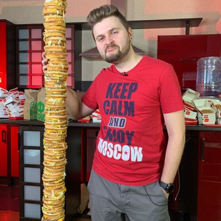Ведущий Фуд-блогер
 ✔